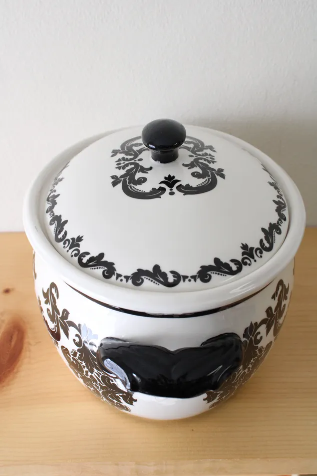 Celebrating Home Celebrating Home White Black Flora Filigree Oval Lidded Serving Pot Rings