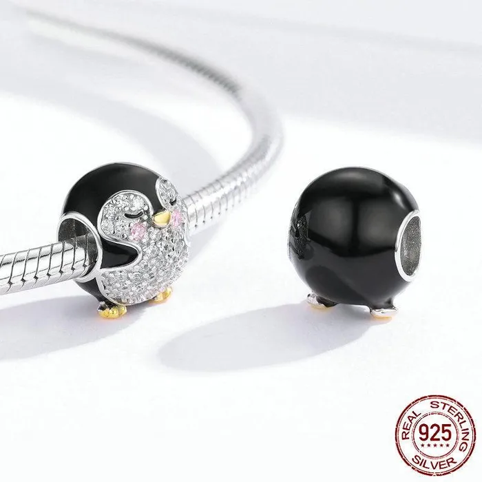 Charm de pingino Dije de plata de pingino Gold Shield Charm Necklaces