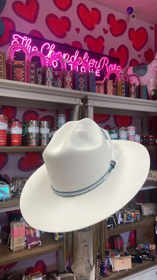 HATTERS OF AMERICA Earrings CORRAL DIXIE FELT HAT IVORY