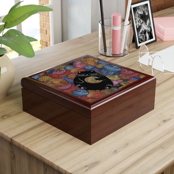 Portraits by NC Necklaces Jewelry Box Cute Cat Playing with Yarn
