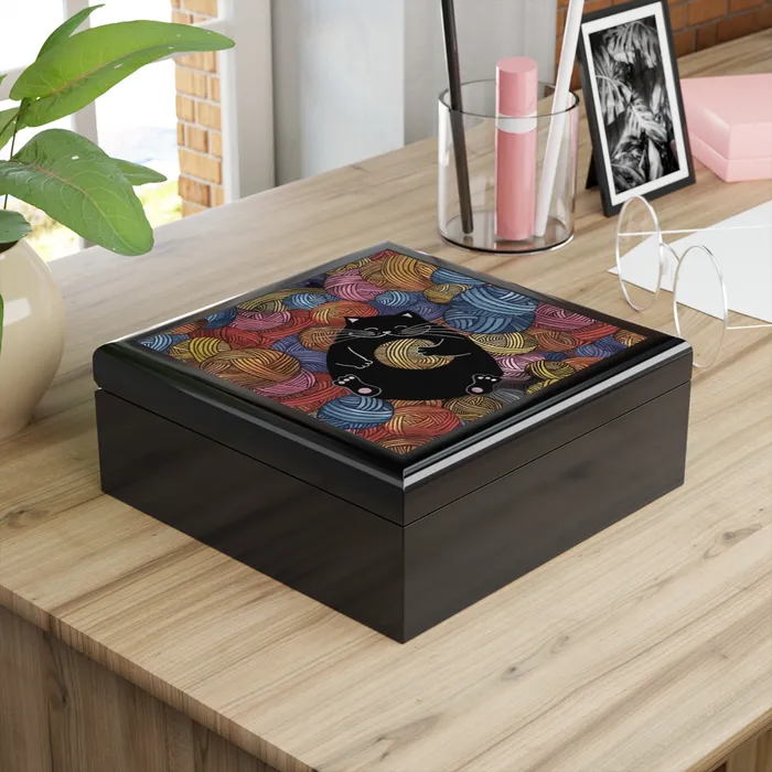 Portraits by NC Necklaces Jewelry Box Cute Cat Playing with Yarn