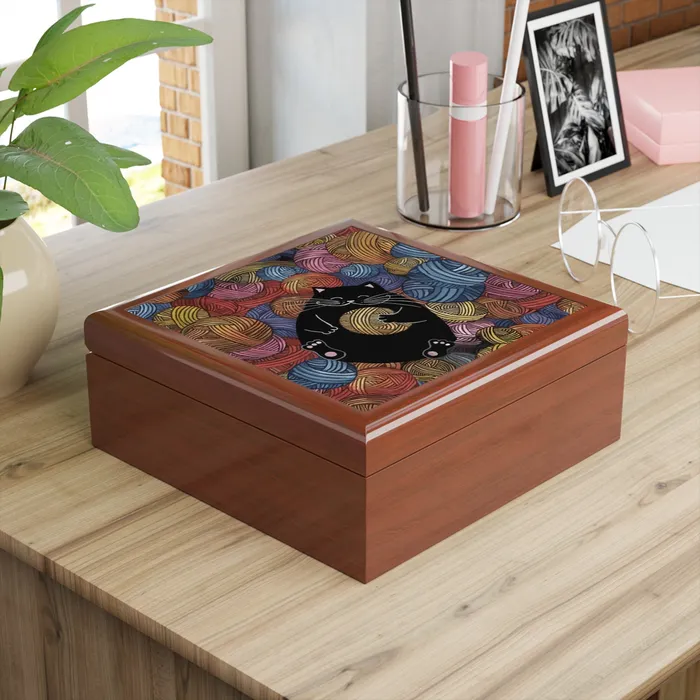 Portraits by NC Necklaces Jewelry Box Cute Cat Playing with Yarn