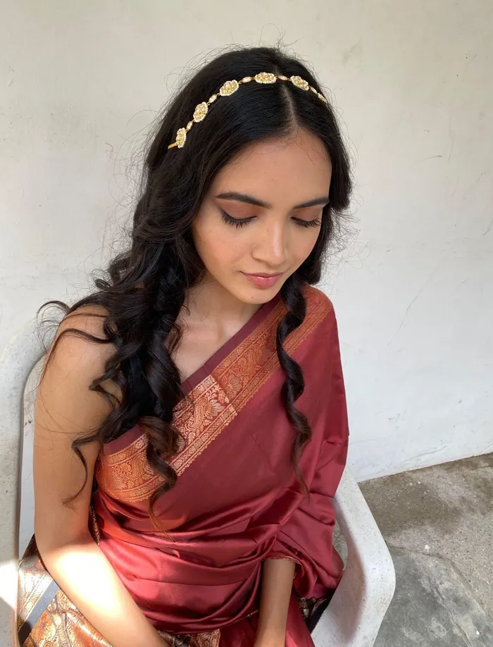 Attrangi Phool si Ek ladki sheeshband Earrings Attrangi Phool si Ek ladki sheeshband Earrings