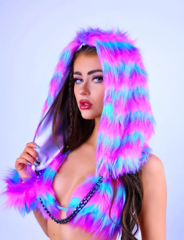 Earrings THE LUMI SHOP Cheshire Diva Fuzzy Hood