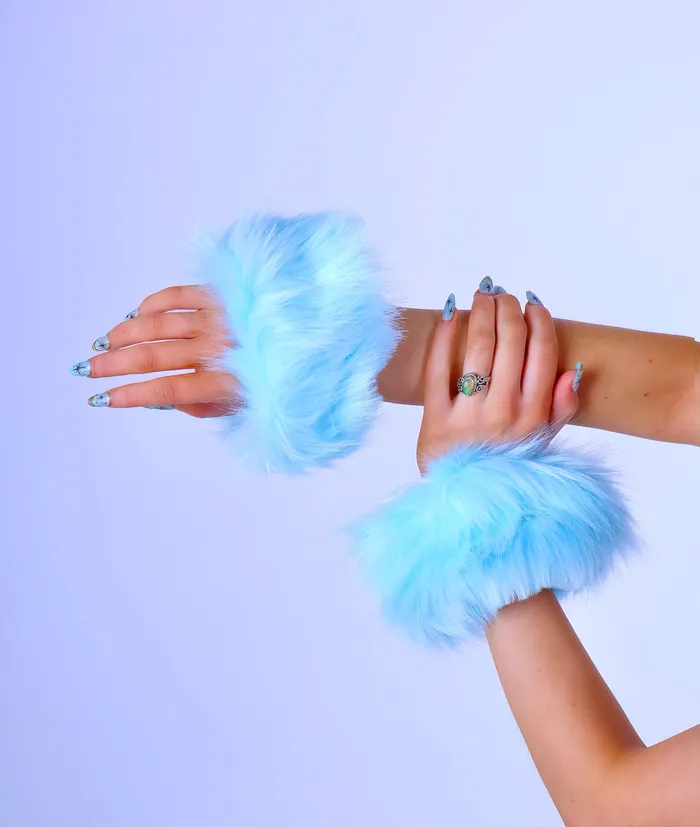 FULL OUTFIT Fuzzy Cotton Candy Rebel 5 pcs THE LUMI SHOP Earrings