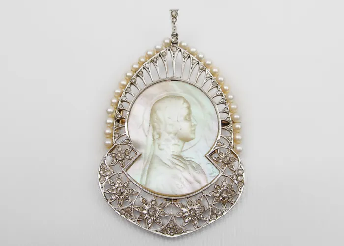 Isadoras LD Necklaces Victorian Virgin Mary Cameo Pendant