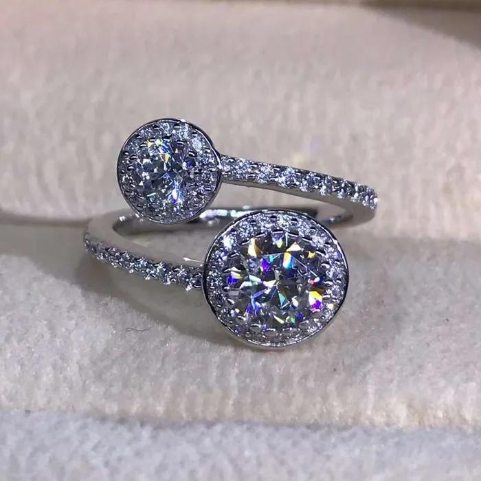 Leyloon Jewelry Rings 15 Carat Round Cut Moissanite Ring Bypass Twotone VVS KM Colorless