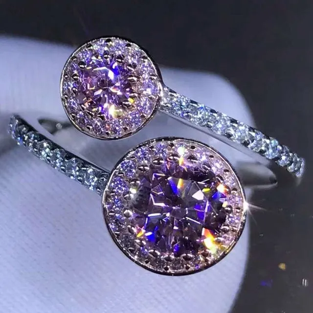Leyloon Jewelry Rings 15 Carat Round Cut Moissanite Ring Bypass Twotone VVS KM Colorless
