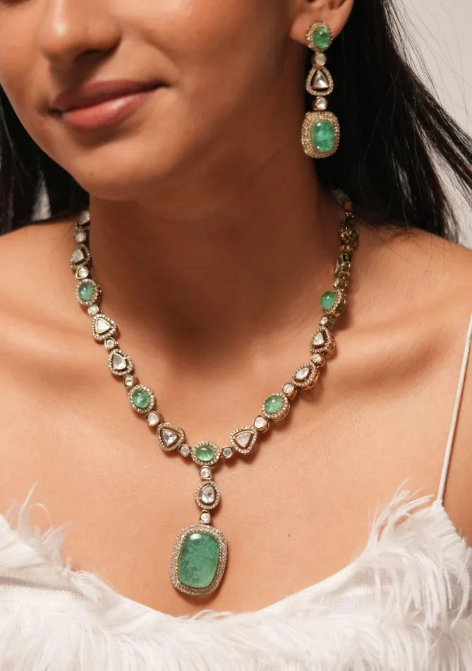 Necklaces Attrangi Amayra Polki And Emerald Necklace