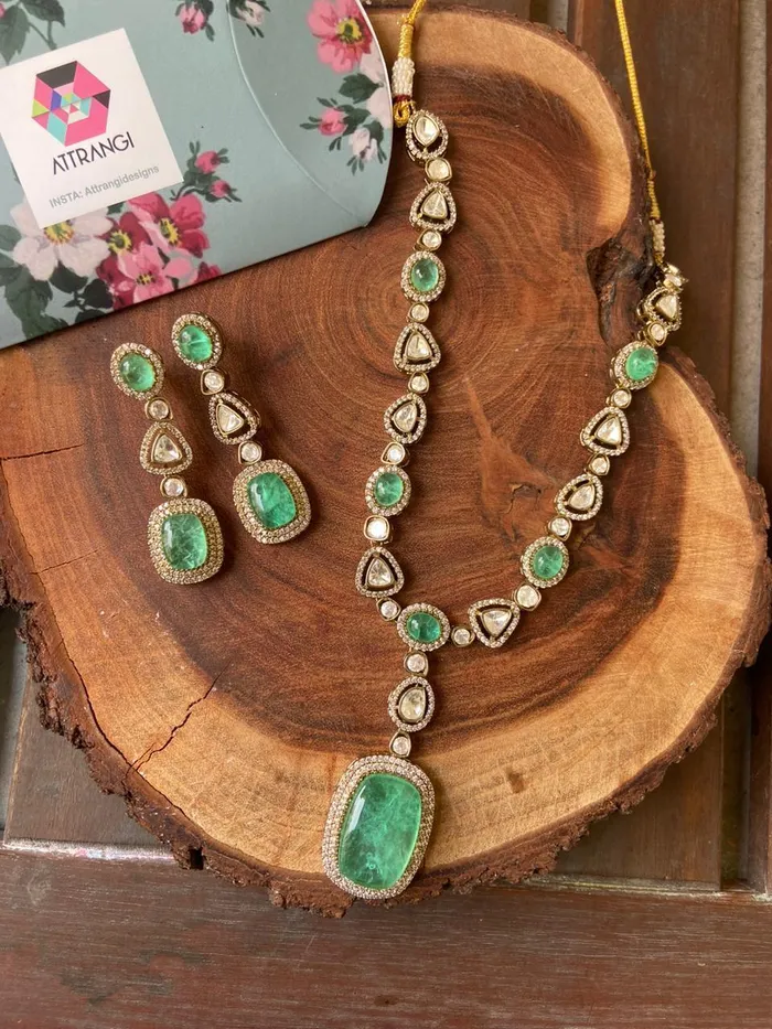 Necklaces Attrangi Amayra Polki And Emerald Necklace Necklaces Attrangi Amayra Polki And Emerald Necklace