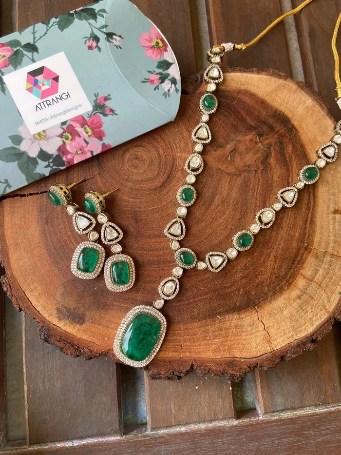 Necklaces Attrangi Amayra Polki And Emerald Necklace Necklaces Attrangi Amayra Polki And Emerald Necklace