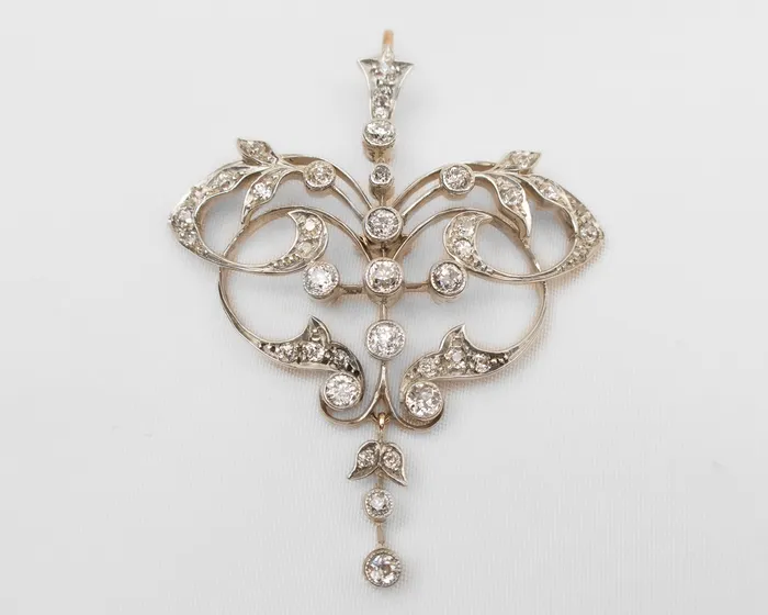 Necklaces Isadoras A Victorian Diamond PendantBrooch