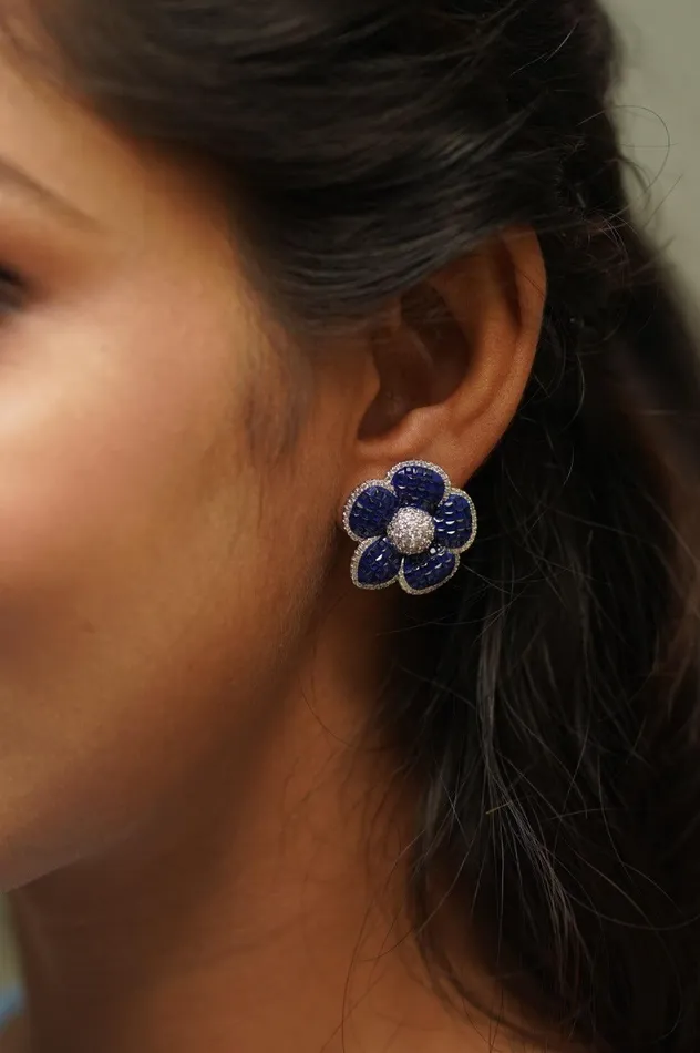 Rings attrangi Diana Outline Floral Diamond Studs Illusion Setting