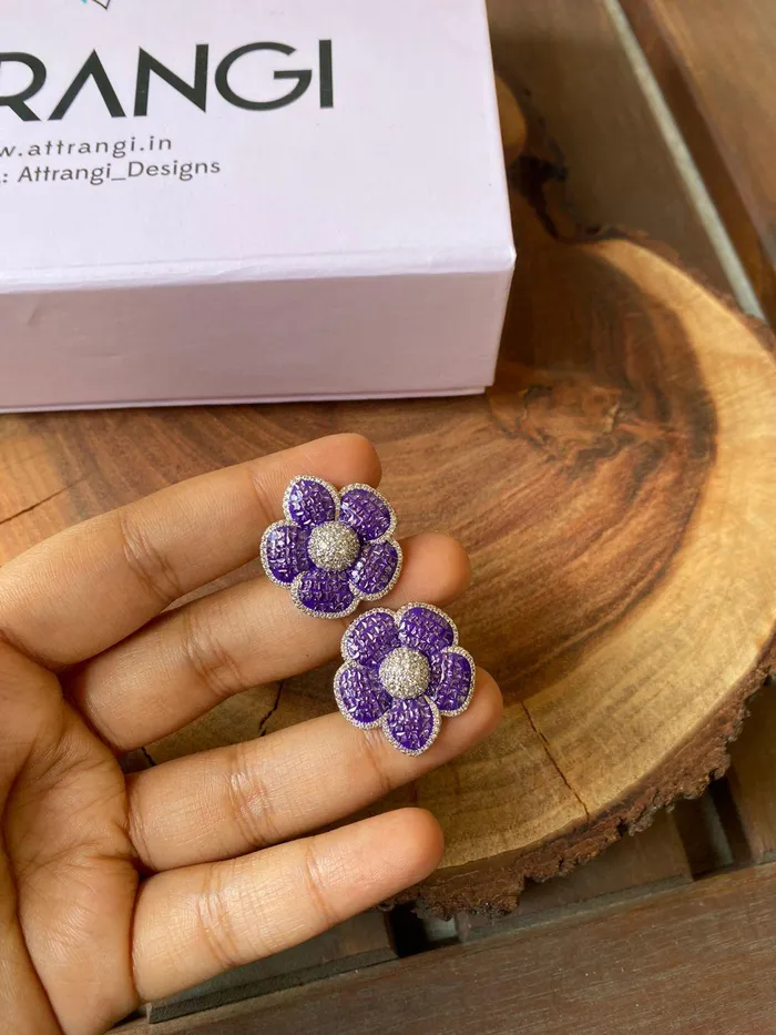 Rings attrangi Diana Outline Floral Diamond Studs Illusion Setting