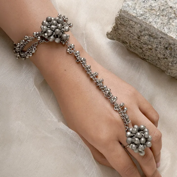 Rings Teejh Teejh Bhavini Silver Oxidised Ghungroo Haath Phool