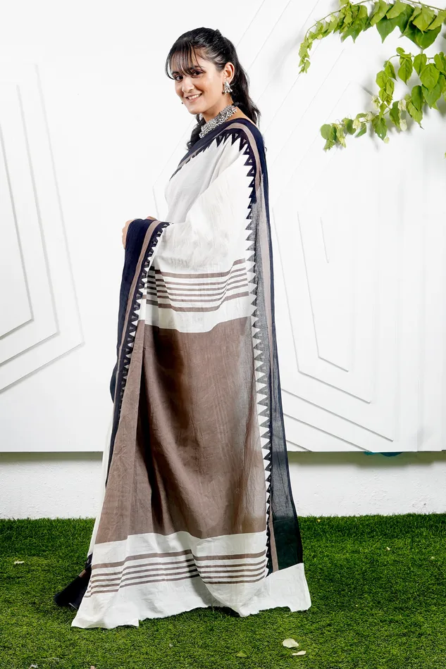 Rings Teejh Teejh Moonlight White Brown Print Mulmul Cotton Saree