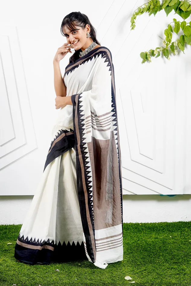 Rings Teejh Teejh Moonlight White Brown Print Mulmul Cotton Saree