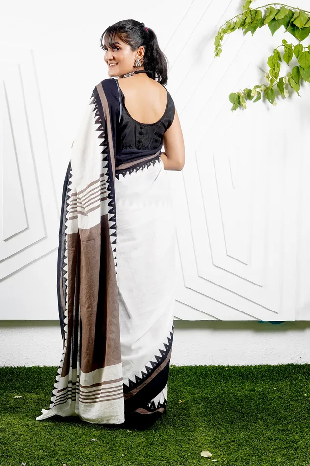 Rings Teejh Teejh Moonlight White Brown Print Mulmul Cotton Saree