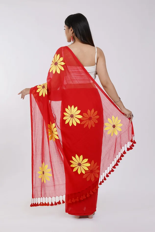 Teejh Kusuma Red Mul Cotton Printed Saree Teejh Earrings Teejh Kusuma Red Mul Cotton Printed Saree Teejh Earrings