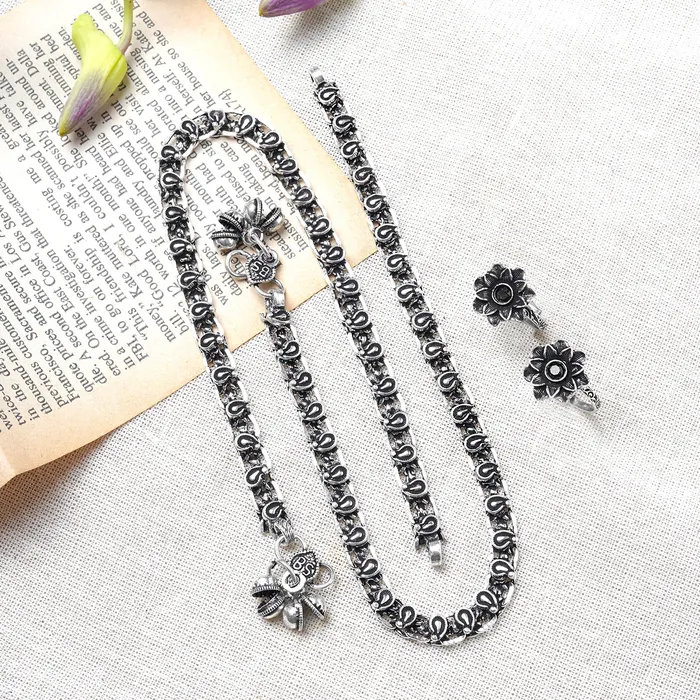 Teejh Rings Teejh Niru Set Of Anklet and Toe Ring