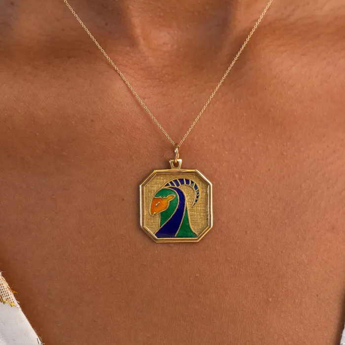 Vintage PreStyled Sets Capricorn Enamel And 18K Gold Zodiac Charm