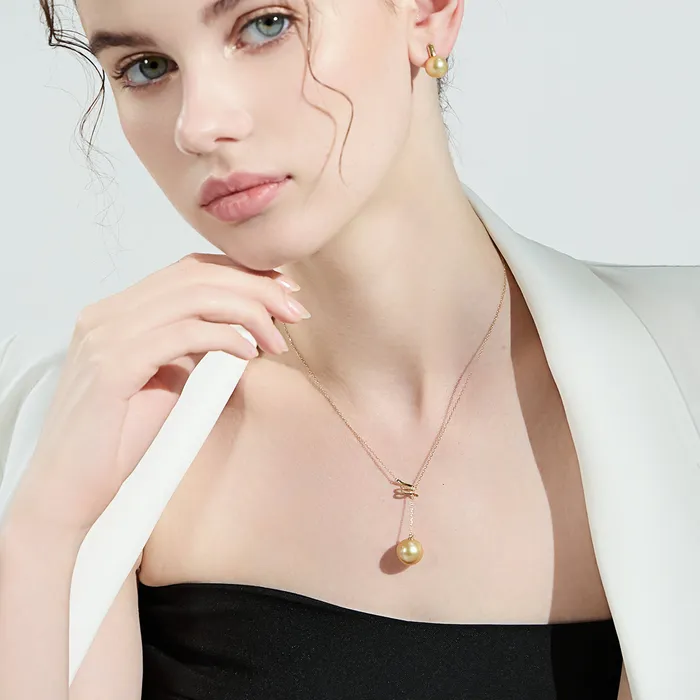 18k Gold Diamond South Sea Golden Pearl Necklace KN00121 Pearly Lustre Necklaces