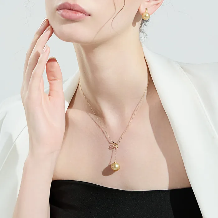 18k Gold Diamond South Sea Golden Pearl Necklace KN00121 Pearly Lustre Necklaces