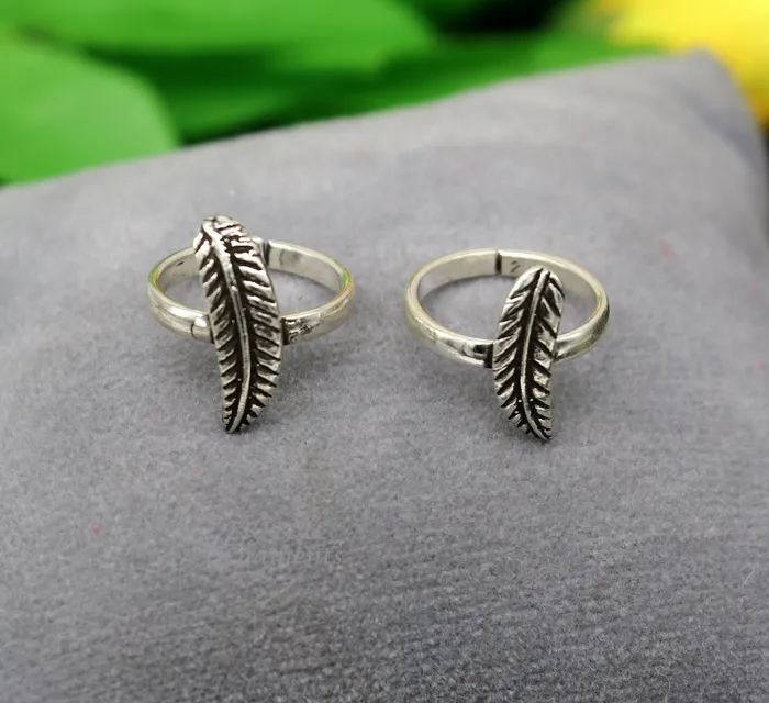 925 sterling silver amazing leaf design handmade toe ring toe band stylish modern womens brides jewelry india traditional jewelry ytr47 TribalOrnaments Rings