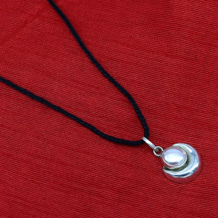 925 sterling silver handmade moon pendant with natural pearl stunning unisex pearl moon pendant best gifting jewelry from india ssp648 TRIBAL ORNAMENTS Necklaces