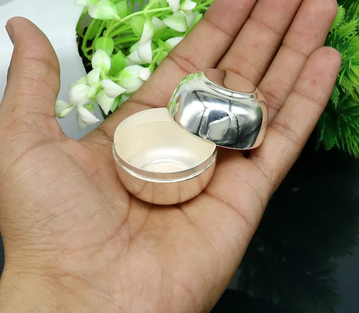 999 fine silver handmade gorgeous small Prasadam bowl or box trinket box container box brides Sindur box solid silver article sv187 TRIBAL ORNAMENTS Necklaces