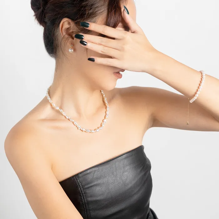 Bracelets Pearly Lustre Elegant 18K Solid Gold Akoya Pearl Bracelet KB00006