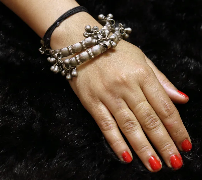 Bracelets Rajasthan vintage antique solid silver old womens bangle bracelet fabulous handmade design with tiny bells ethnic jewelry TRIBAL ORNAMENTS Bracelets Rajasthan vintage antique solid silver old womens bangle bracelet fabulous handmade design with tiny bells ethnic jewelry TRIBAL ORNAMENTS