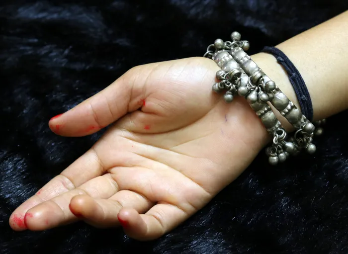 Bracelets Rajasthan vintage antique solid silver old womens bangle bracelet fabulous handmade design with tiny bells ethnic jewelry TRIBAL ORNAMENTS Bracelets Rajasthan vintage antique solid silver old womens bangle bracelet fabulous handmade design with tiny bells ethnic jewelry TRIBAL ORNAMENTS