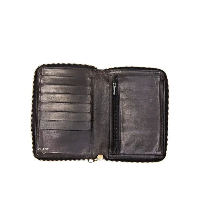 Chanel PreOwned Chanel Vintage Timeless CC Zip Wallet Earrings