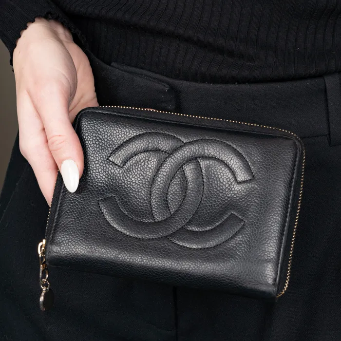 Chanel PreOwned Chanel Vintage Timeless CC Zip Wallet Earrings