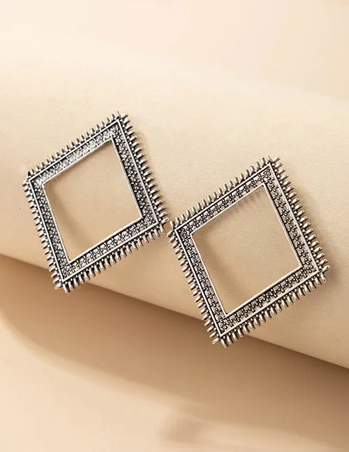 E1717 Silver Decorated Diamond Shape Earrings 02 Earrings