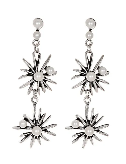 Earrings 02 E1873 Silver Pearl Burst Design Earrings