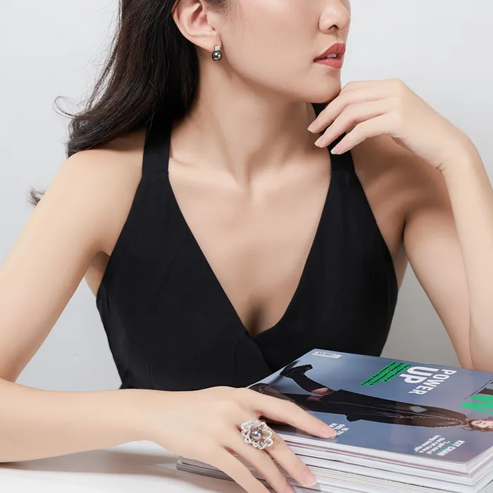 Earrings 18K Solid Gold Tahitian Pearl Earrings KE00096 Pearly Lustre