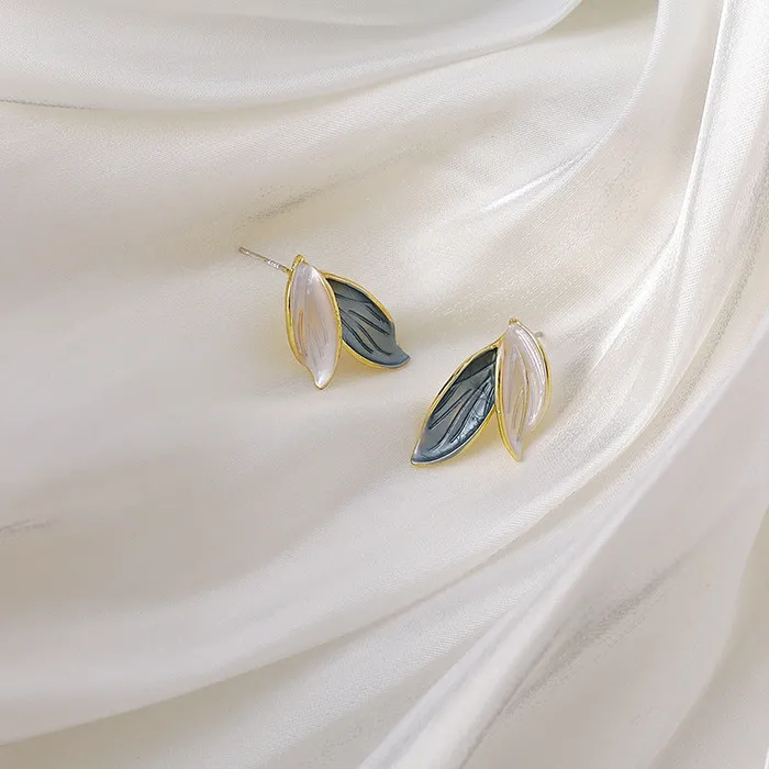 Earrings E1650 Gold White Blue Leaf Earrings 02