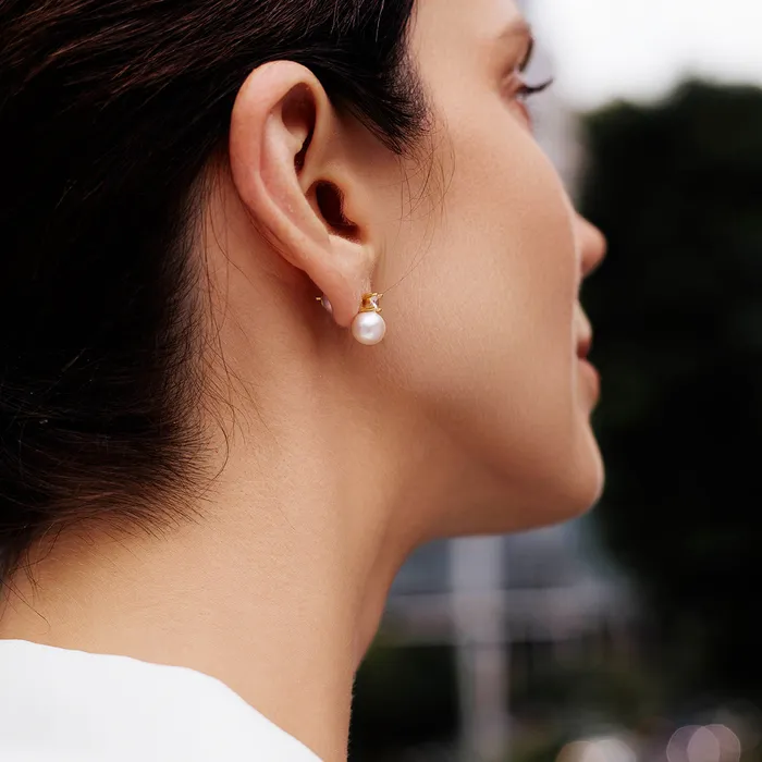 Earrings Pearly Lustre 18K Gold Hanadama Akoya Pearl Earrings KE00108