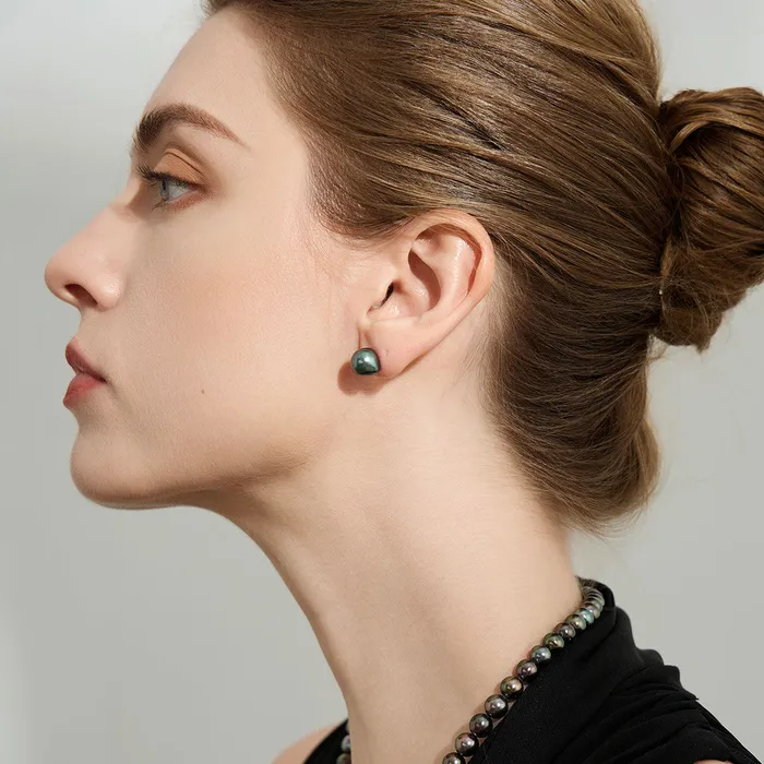 Earrings Pearly Lustre 18K Gold Top Grade Tahitian Baroque Pearl Stud Earrings KE00193