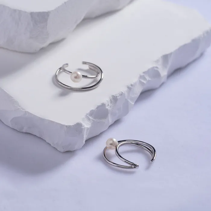 Earrings Pearly Lustre New Yorker Freshwater Pearl Earring Cuff WE00570