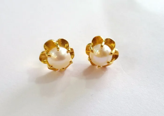 Earrings TRIBAL ORNAMENTS Indian traditional style vintage antique designer gorgeous 22karat yellow gold natural pearl stud earrings pair best collection er80