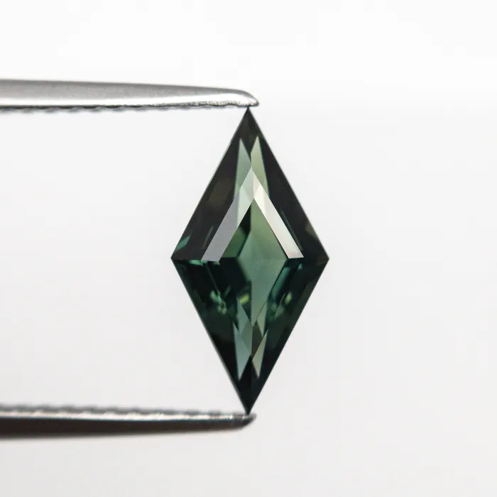 Misfit Gems Rings 126ct 1148x596x347mm Lozenge Step Cut Sapphire 2229702