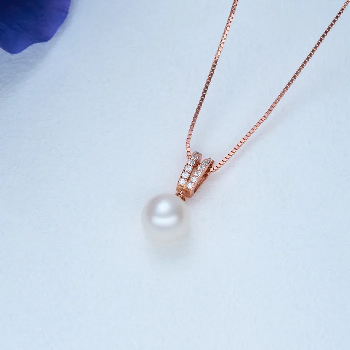 Necklaces Pearly Lustre Elegant Freshwater Pearl Necklace WN00369