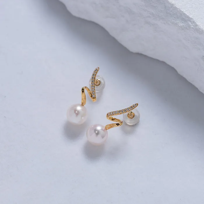 Pearly Lustre Earrings 18K Solid Gold Diamond Akoya Hanadama Pearl Earrings KE00113