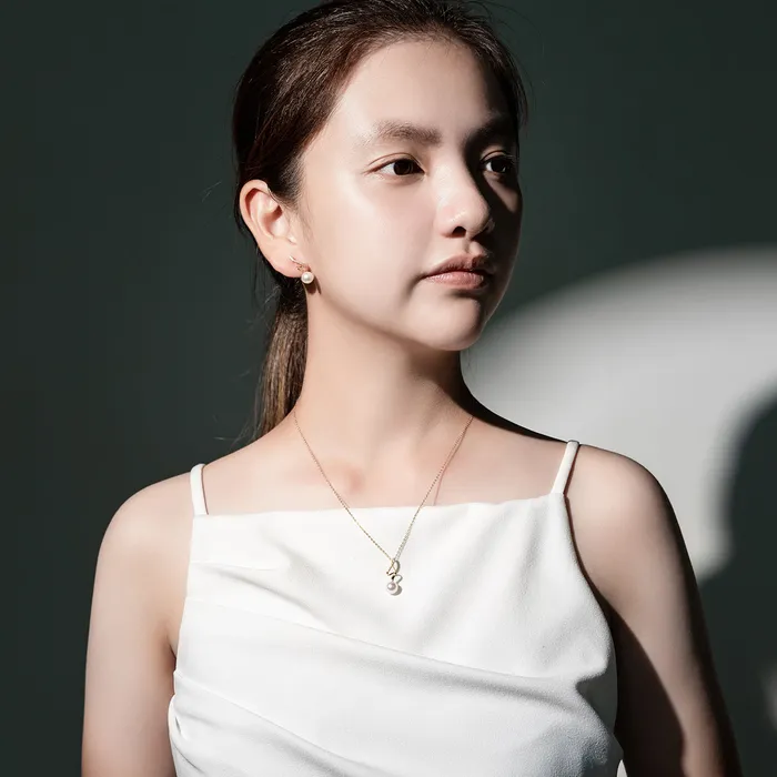 Pearly Lustre Earrings 18K Solid Gold Diamond Akoya Hanadama Pearl Earrings KE00113