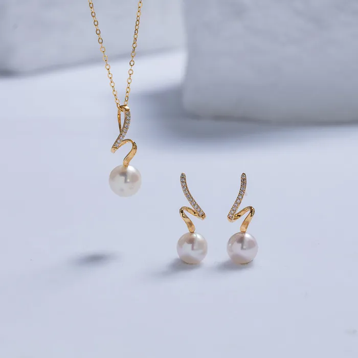 Pearly Lustre Earrings 18K Solid Gold Diamond Akoya Hanadama Pearl Earrings KE00113