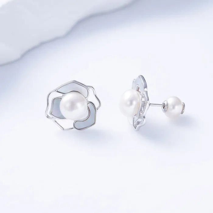 Pearly Lustre Earrings Elegant Freshwater Pearl Earrings WE00410 GARDENS
