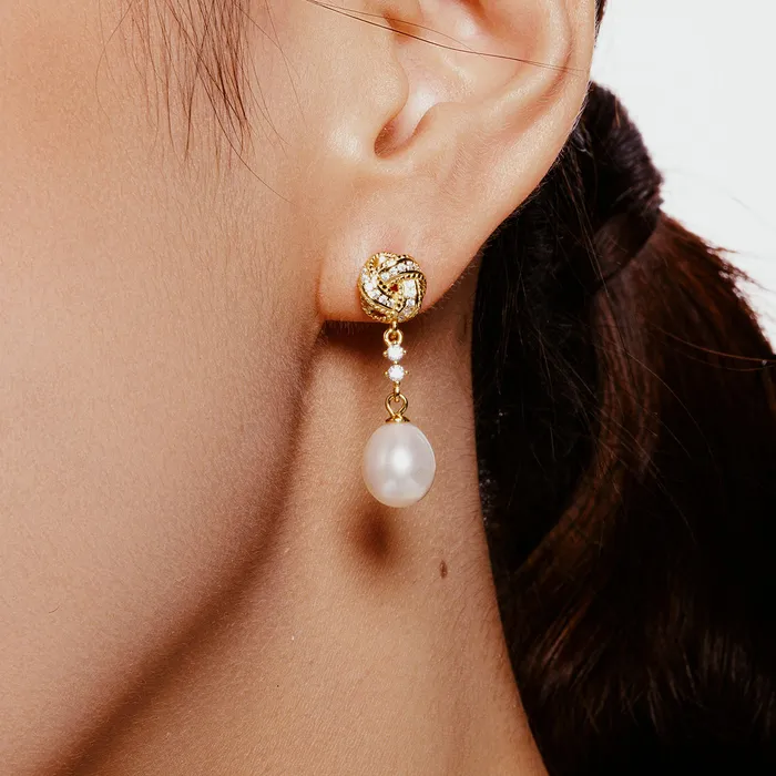 Pearly Lustre Earrings Elegant Freshwater Pearl Earrings WE00845 Asian Civilisations Museum
